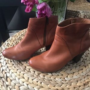 Steve Madden boots